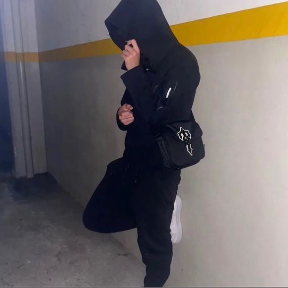 Meet your Posher, Nkay - Picture 1 of 1